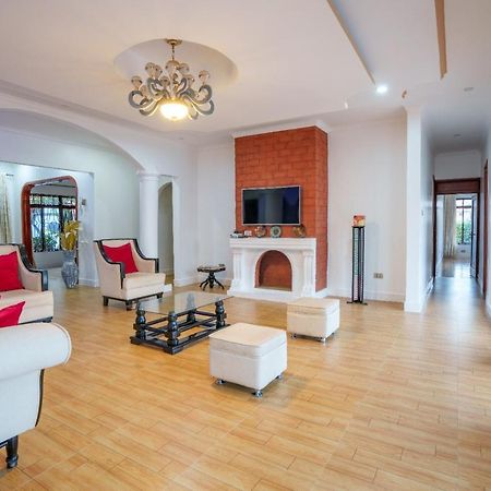 Sprunger Avenue - Tulia Homes Моши Екстериор снимка