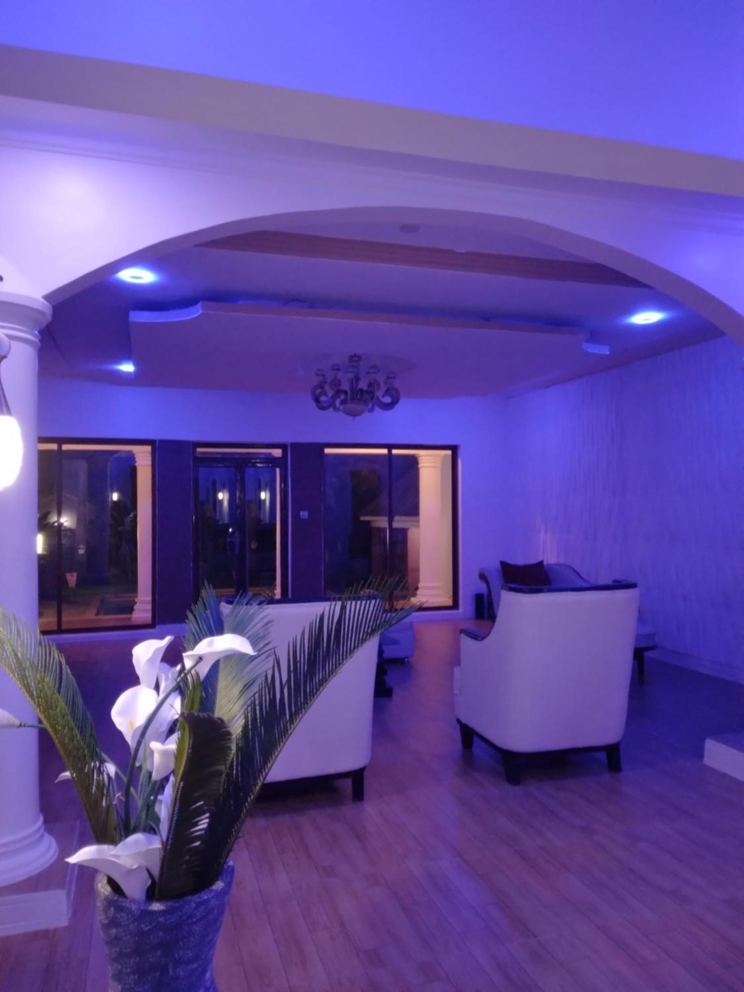 Sprunger Avenue - Tulia Homes Моши Екстериор снимка