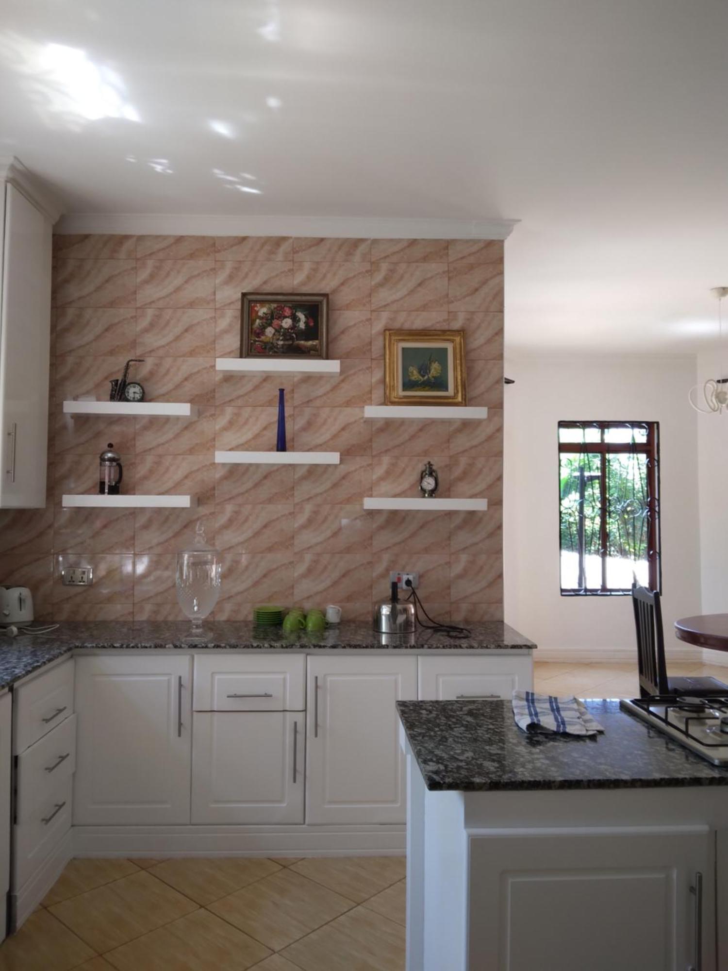 Sprunger Avenue - Tulia Homes Моши Екстериор снимка